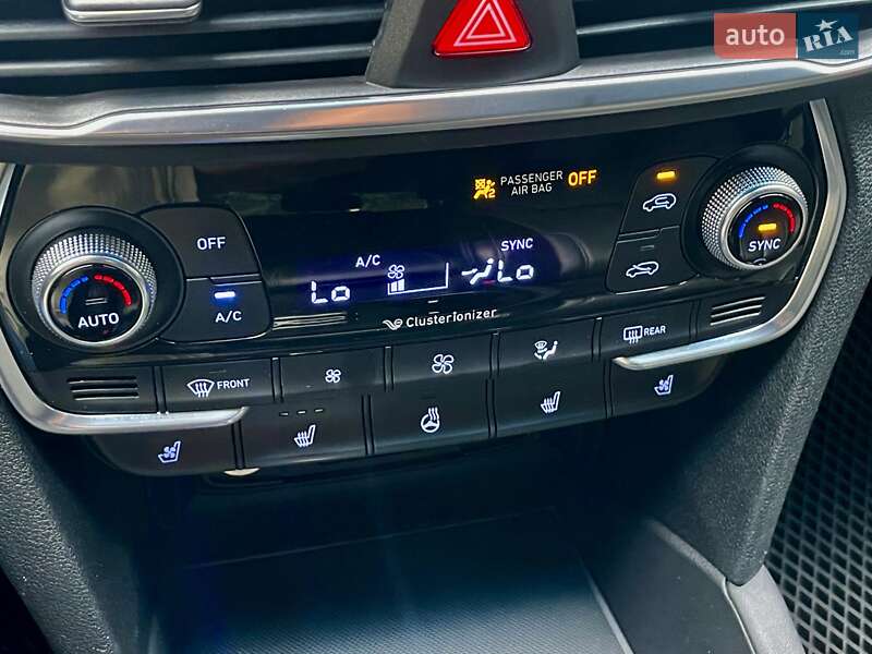 Внедорожник / Кроссовер Hyundai Santa FE 2019 в Киеве