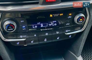Позашляховик / Кросовер Hyundai Santa FE 2019 в 