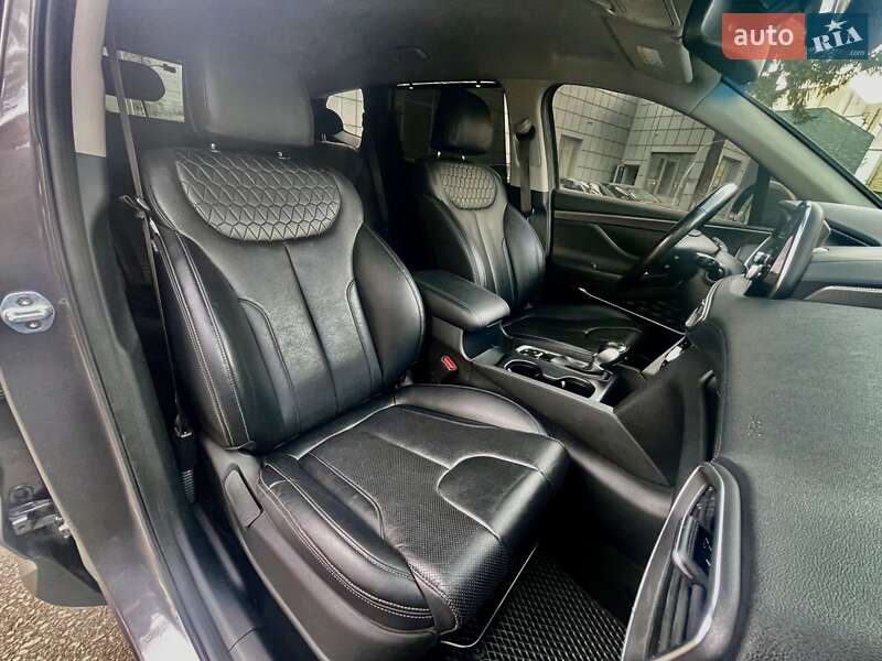 Внедорожник / Кроссовер Hyundai Santa FE 2019 в Киеве