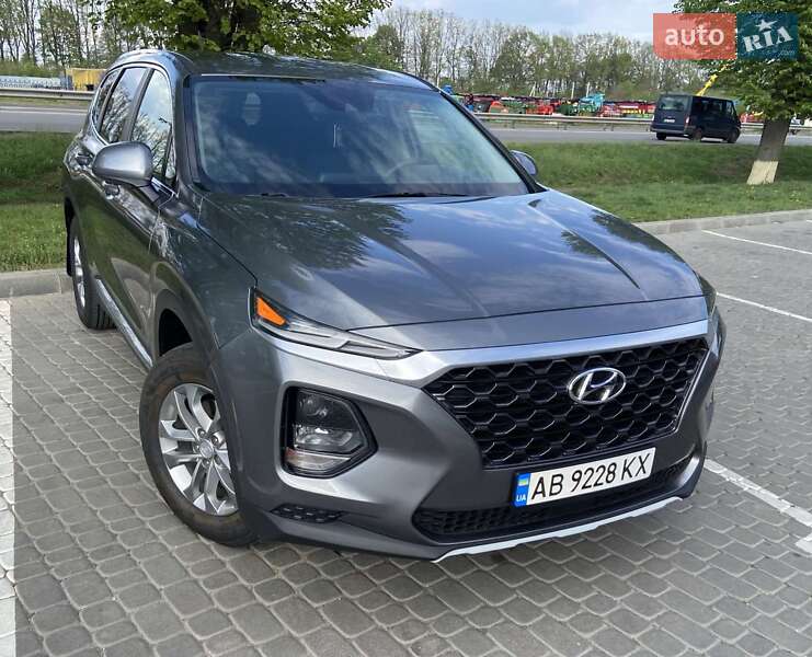 Внедорожник / Кроссовер Hyundai Santa FE 2019 в 