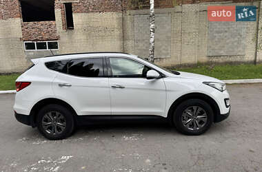 Внедорожник / Кроссовер Hyundai Santa FE 2015 в 