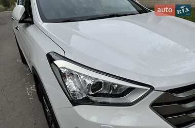 Внедорожник / Кроссовер Hyundai Santa FE 2015 в 