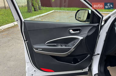 Внедорожник / Кроссовер Hyundai Santa FE 2015 в 