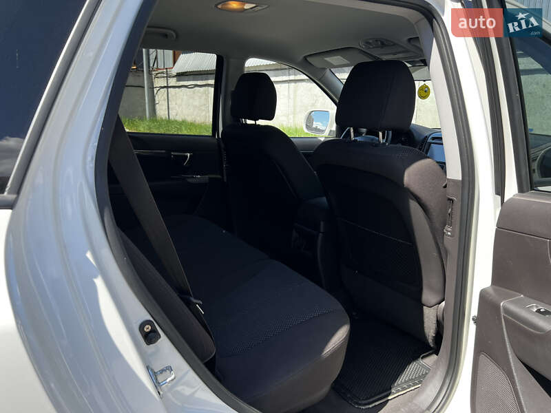 Внедорожник / Кроссовер Hyundai Santa FE 2010 в Киеве