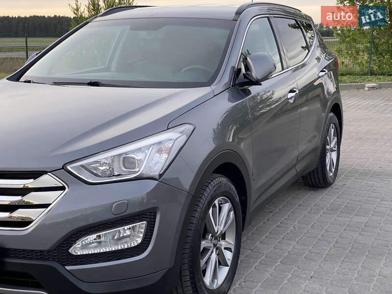 Позашляховик / Кросовер Hyundai Santa FE 2014 в Радивиліві