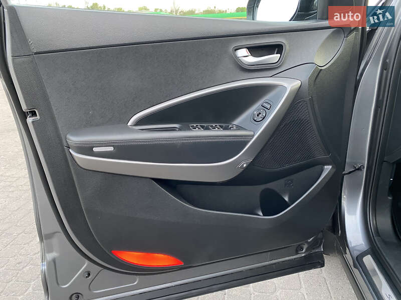 Позашляховик / Кросовер Hyundai Santa FE 2014 в Радивиліві