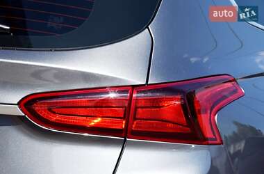 Внедорожник / Кроссовер Hyundai Santa FE 2019 в 