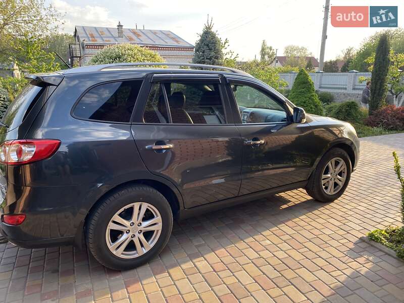 Позашляховик / Кросовер Hyundai Santa FE 2011 в 