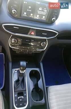 Позашляховик / Кросовер Hyundai Santa FE 2020 в 