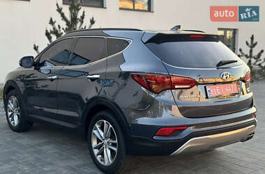 Внедорожник / Кроссовер Hyundai Santa FE 2015 в 