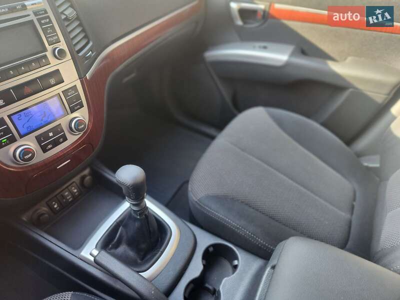 Внедорожник / Кроссовер Hyundai Santa FE 2009 в Харькове