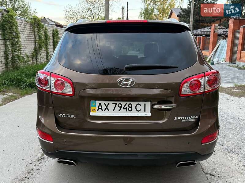 Позашляховик / Кросовер Hyundai Santa FE 2011 в Харкові
