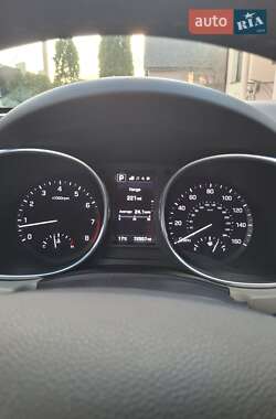 Внедорожник / Кроссовер Hyundai Santa FE 2017 в 