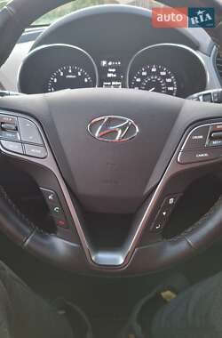 Внедорожник / Кроссовер Hyundai Santa FE 2017 в 
