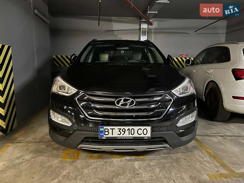 Позашляховик / Кросовер Hyundai Santa FE 2013 в 