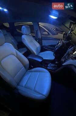 Позашляховик / Кросовер Hyundai Santa FE 2013 в 