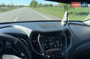 Внедорожник / Кроссовер Hyundai Santa FE 2016 в 