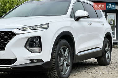 Внедорожник / Кроссовер Hyundai Santa FE 2019 в 