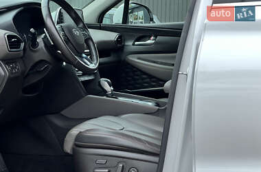 Внедорожник / Кроссовер Hyundai Santa FE 2019 в 