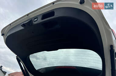 Внедорожник / Кроссовер Hyundai Santa FE 2019 в 