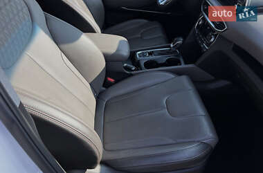 Внедорожник / Кроссовер Hyundai Santa FE 2019 в 