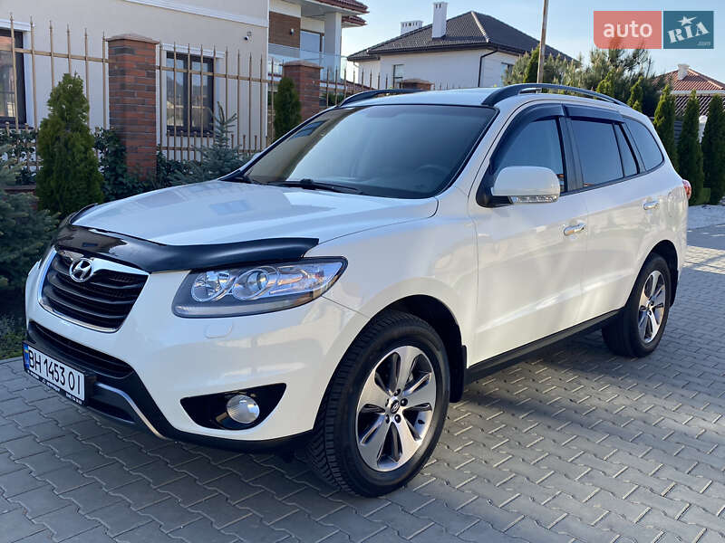 Внедорожник / Кроссовер Hyundai Santa FE 2012 в 