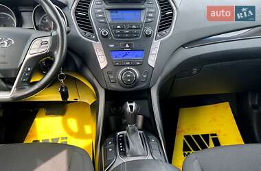 Внедорожник / Кроссовер Hyundai Santa FE 2014 в 