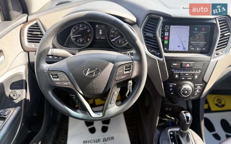 Внедорожник / Кроссовер Hyundai Santa FE 2017 в Мукачево