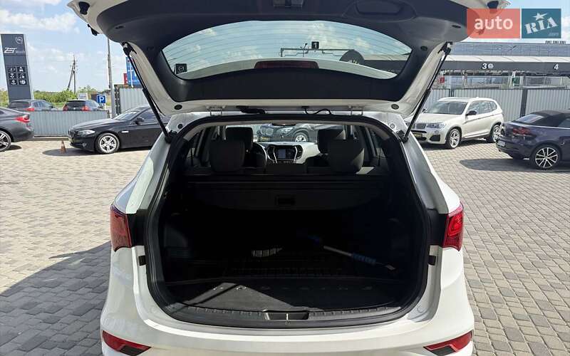 Внедорожник / Кроссовер Hyundai Santa FE 2017 в Мукачево