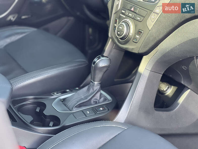 Позашляховик / Кросовер Hyundai Santa FE 2013 в Львові