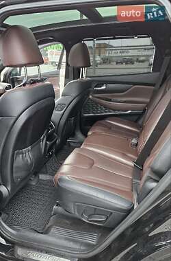 Внедорожник / Кроссовер Hyundai Santa FE 2019 в 