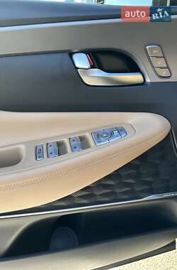 Внедорожник / Кроссовер Hyundai Santa FE 2020 в 