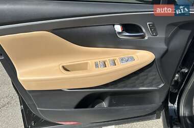 Внедорожник / Кроссовер Hyundai Santa FE 2020 в 