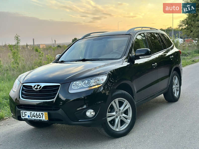 Позашляховик / Кросовер Hyundai Santa FE 2011 в 