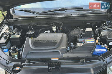 Позашляховик / Кросовер Hyundai Santa FE 2011 в 