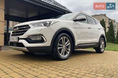 Внедорожник / Кроссовер Hyundai Santa FE 2015 в 