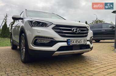 Внедорожник / Кроссовер Hyundai Santa FE 2015 в 