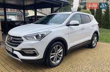 Внедорожник / Кроссовер Hyundai Santa FE 2015 в 
