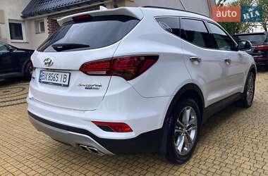 Внедорожник / Кроссовер Hyundai Santa FE 2015 в 