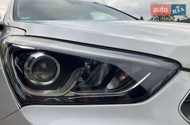 Внедорожник / Кроссовер Hyundai Santa FE 2015 в 