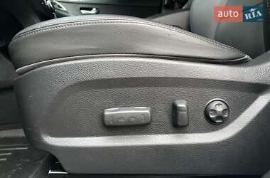 Внедорожник / Кроссовер Hyundai Santa FE 2015 в 