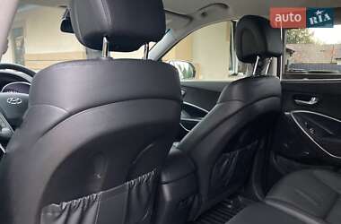 Внедорожник / Кроссовер Hyundai Santa FE 2015 в 