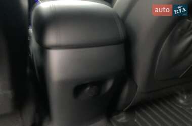 Внедорожник / Кроссовер Hyundai Santa FE 2015 в 
