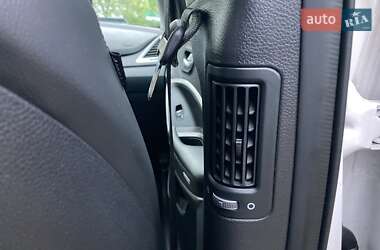 Внедорожник / Кроссовер Hyundai Santa FE 2015 в 