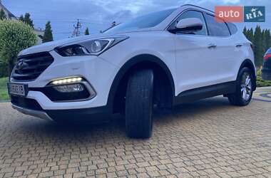 Внедорожник / Кроссовер Hyundai Santa FE 2015 в 