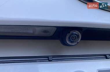 Внедорожник / Кроссовер Hyundai Santa FE 2015 в 
