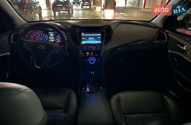 Позашляховик / Кросовер Hyundai Santa FE 2014 в 