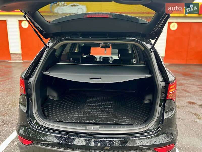 Позашляховик / Кросовер Hyundai Santa FE 2014 в Харкові