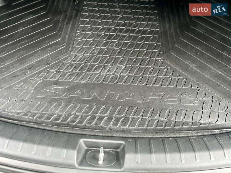 Позашляховик / Кросовер Hyundai Santa FE 2014 в Харкові