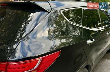 Внедорожник / Кроссовер Hyundai Santa FE 2014 в 